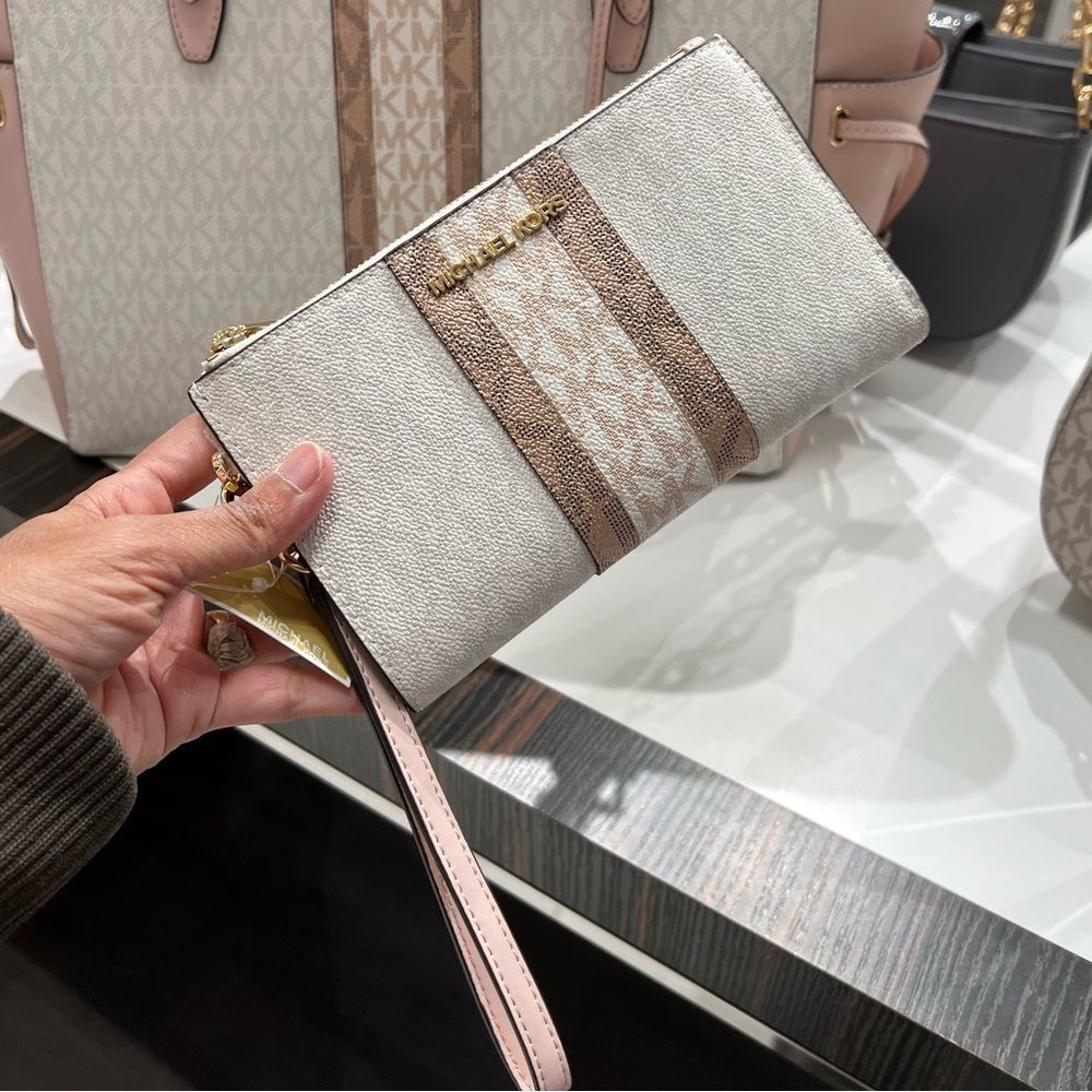 BUNDLE Michael Kors Gilly Large Drawstring Travel Tote Shoulder PwD Blush Wallet - Picture 9 of 16